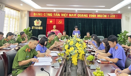 Viện KSND quận Nam Từ Liêm tiến hành trực tiếp kiểm sát việc tiếp nhận,...